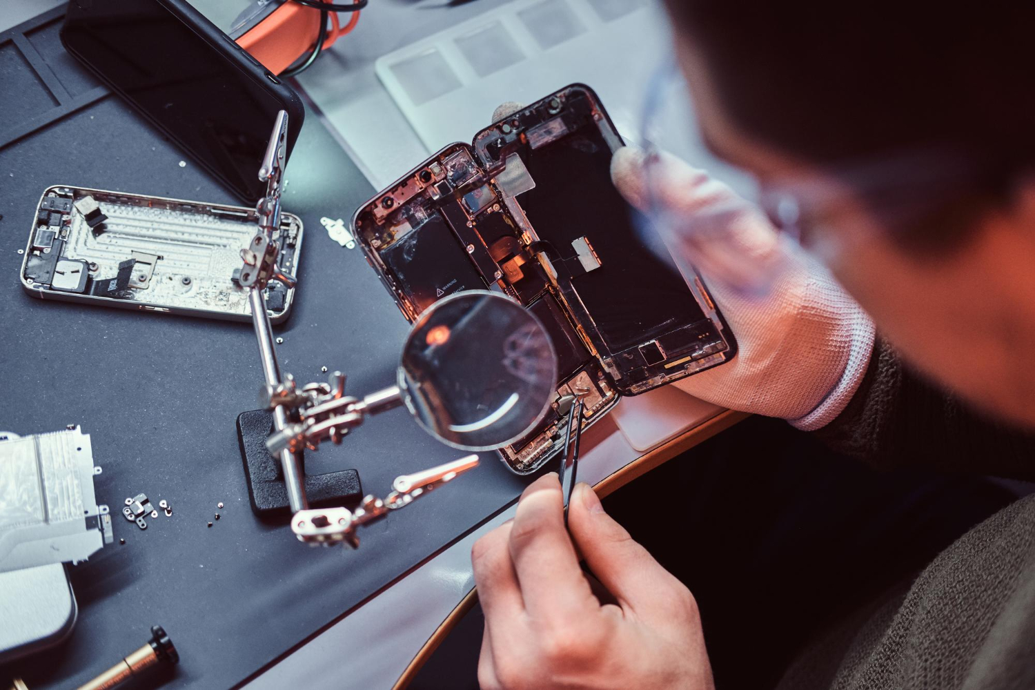 Phone Repair in Wesley Chapel: Essential Tips to Extend the Lifespan of Your Device